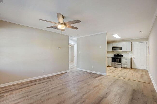 Building Photo - Gorgeously Renovated Apartments