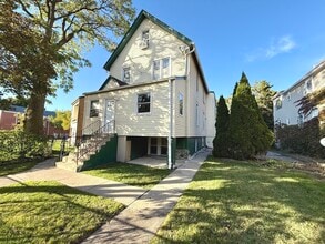 Building Photo - 1723 Emerson St