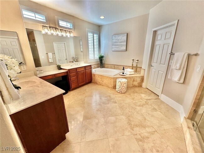 Building Photo - 858 La Sconsa Dr