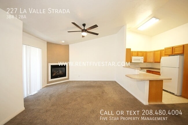 Building Photo - 227 La Valle Strada