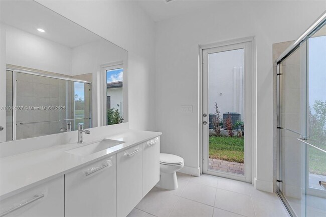 Building Photo - 4336 SW 122nd Terrace