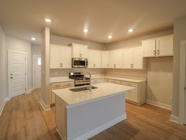 Building Photo - Reduced Rental Rate with $150 rent credit for 12 Months!