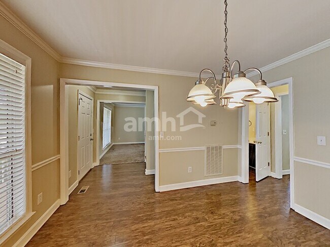 Building Photo - 2581 Douglas Ln