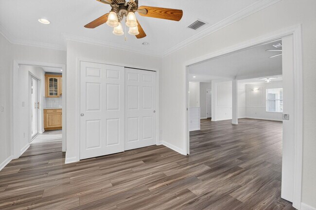 Building Photo - 1012 W Camino Real