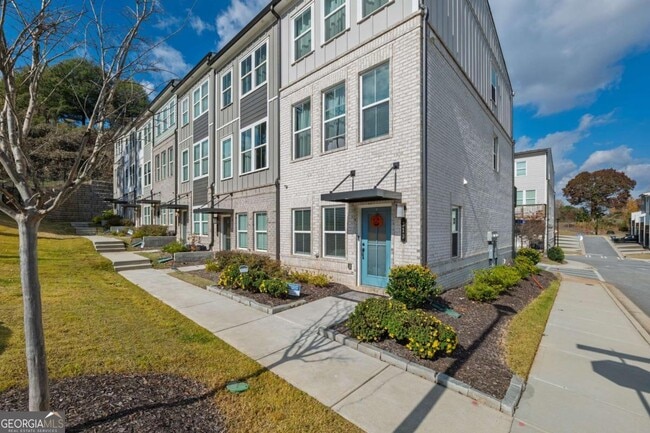 Building Photo - 313 Skylar Way SE