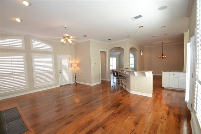 Building Photo - 5904 Cane Pace