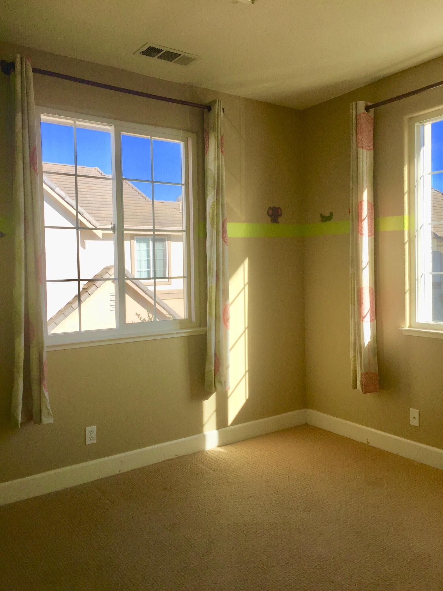 Building Photo - 1061 Pearl Terrace