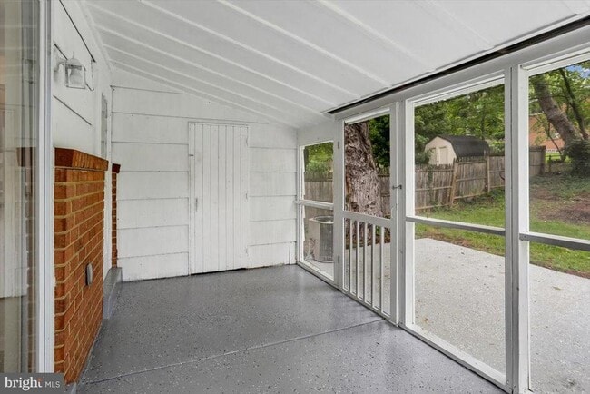 Building Photo - 901 Kenbrook Dr