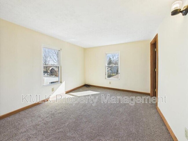 Building Photo - 444 7th St