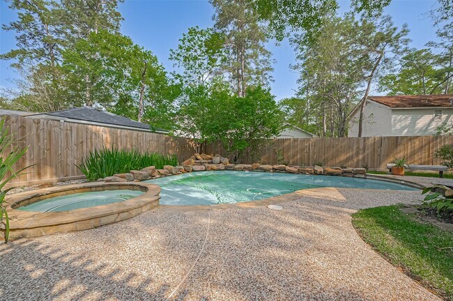 Building Photo - 3 Roserush Ct