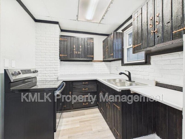 Building Photo - 973 Harrison Ave