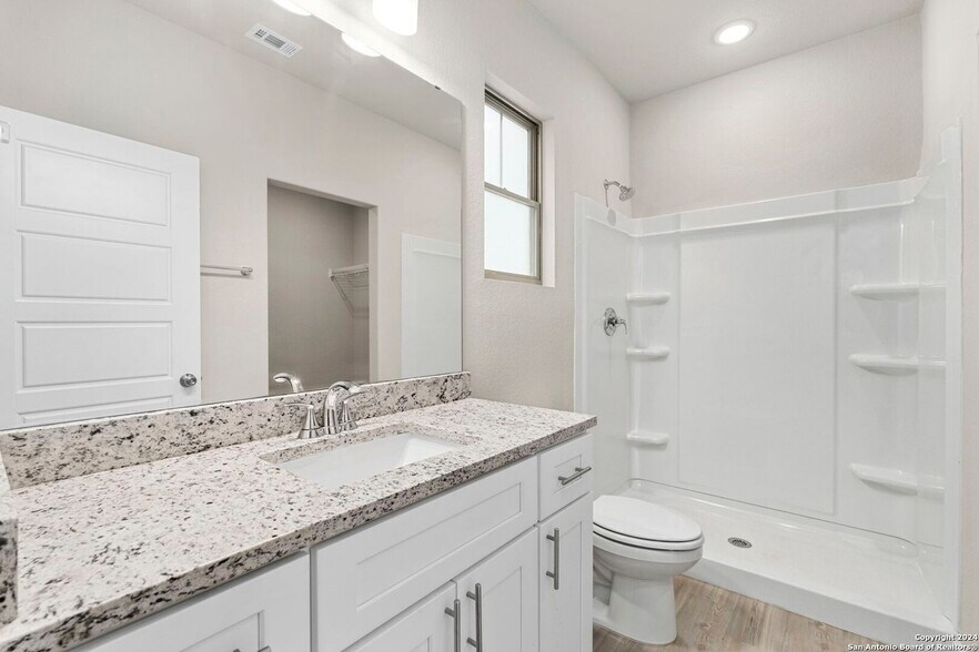 Building Photo - 510 Carol Crest St