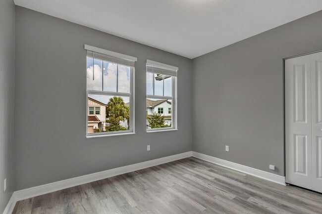 Building Photo - 4340 Veleiros Ave