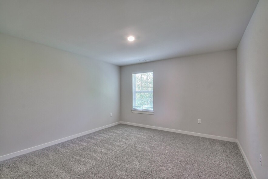 Building Photo - 4218 Aragorn Way