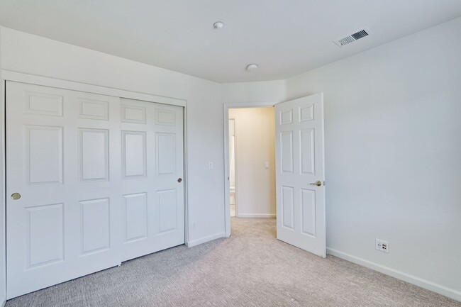Building Photo - 3013 Goodacre Ct