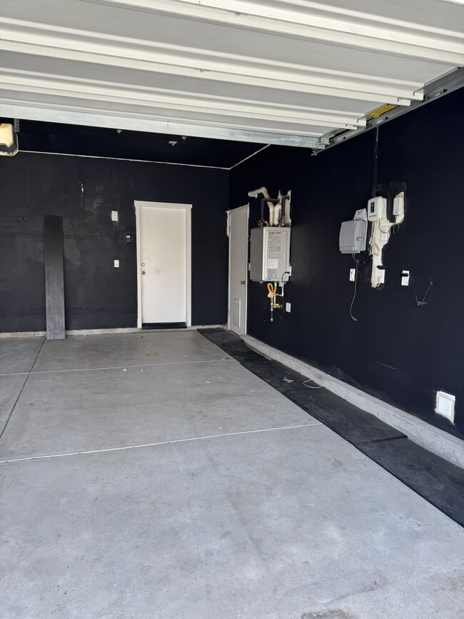 Building Photo - 6201 W Austin Ave