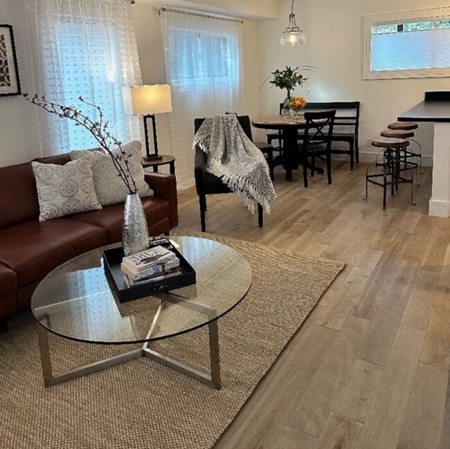 Building Photo - Bernal Heights: Fully Renovated Bi-Level F...