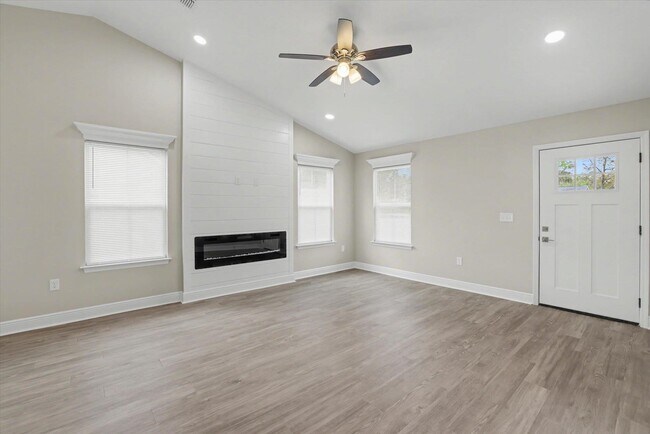 Building Photo - 37 Haida Trail