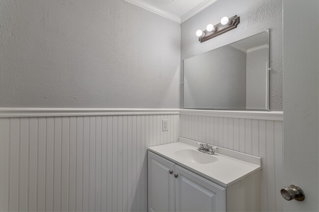 Building Photo - 1804 Larkwood Dr