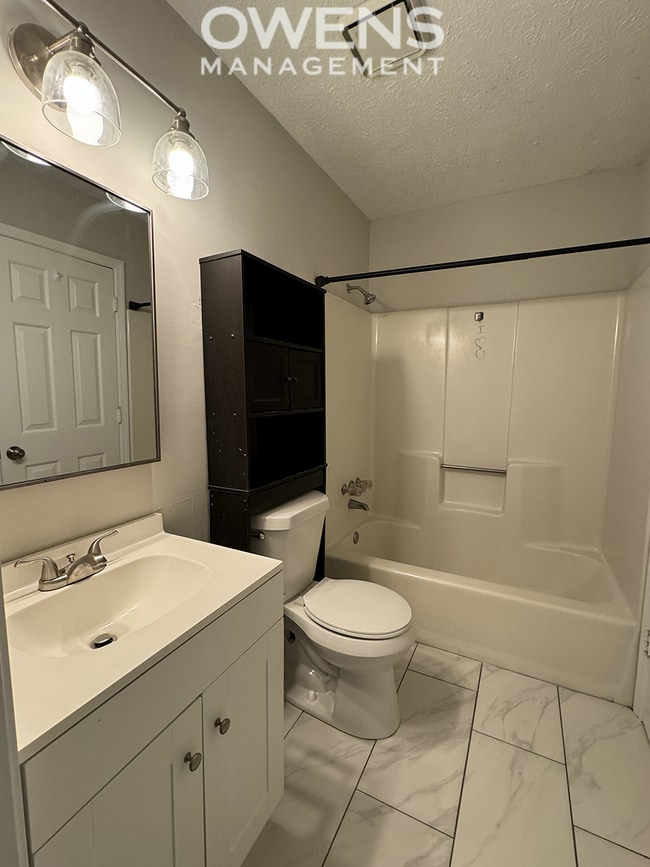Building Photo - North Hall Duplex Available