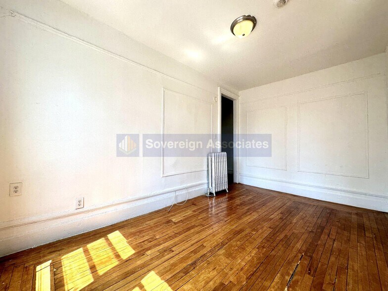 Building Photo - 3139 Broadway