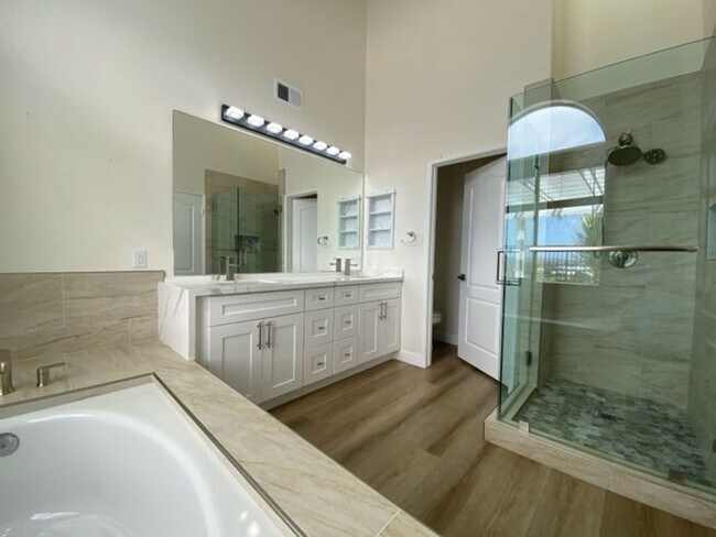 Building Photo - 3+ bd 2.5bth in The Summit of Ocean Hills