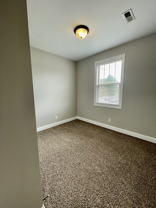 Building Photo - 100 Portico Street