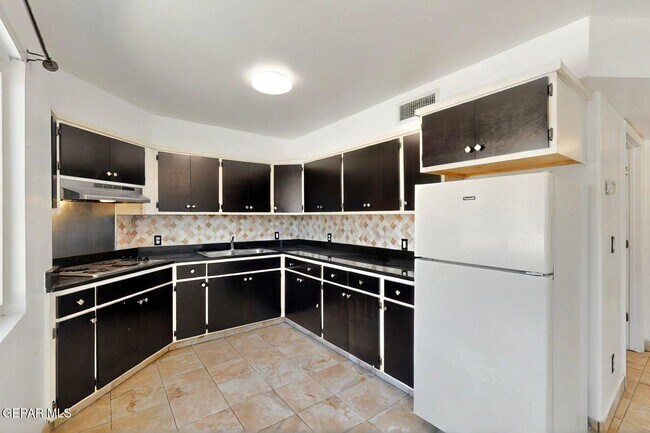 Building Photo - 540 N Yarbrough Dr