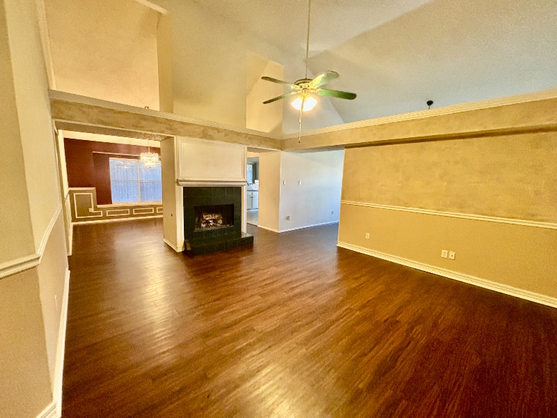 Building Photo - 2202 Bowie Ln