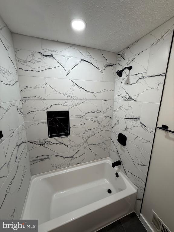 Building Photo - 5512 E Boniwood Turn