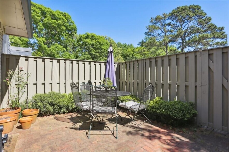 Building Photo - 73 La Rue Pl NW