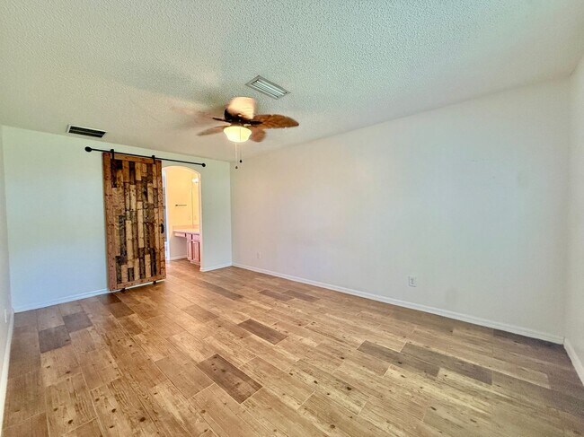 Building Photo - 4010 Wilkes Dr