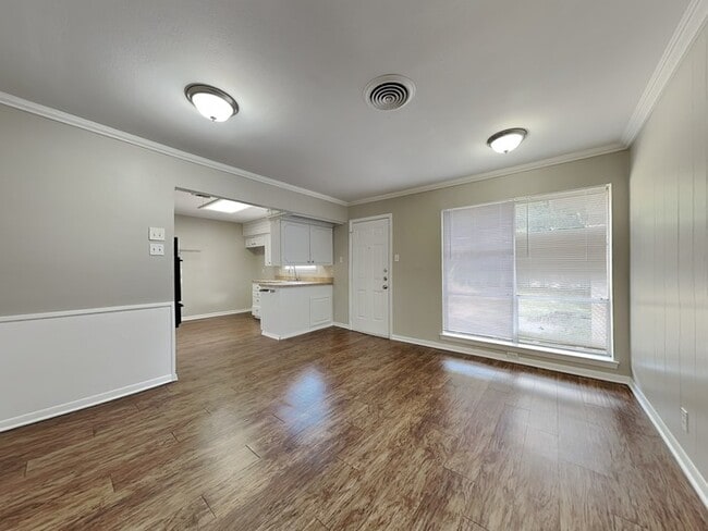 Building Photo - 614 Maydelle Ln