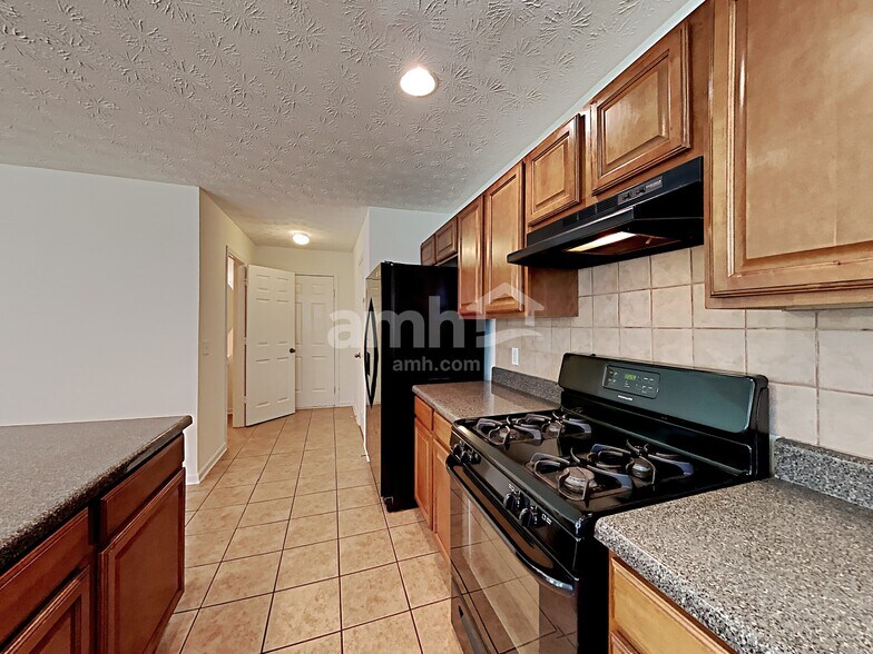Building Photo - 2641 Farmstead Ct