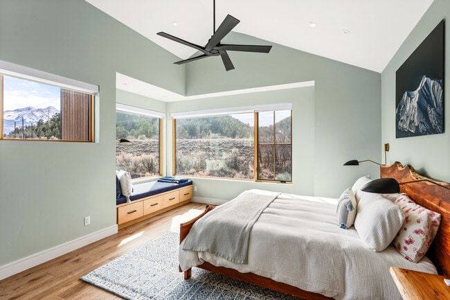 Building Photo - 117 Bowles Dr