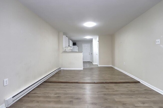 Building Photo - 551 Mercer St