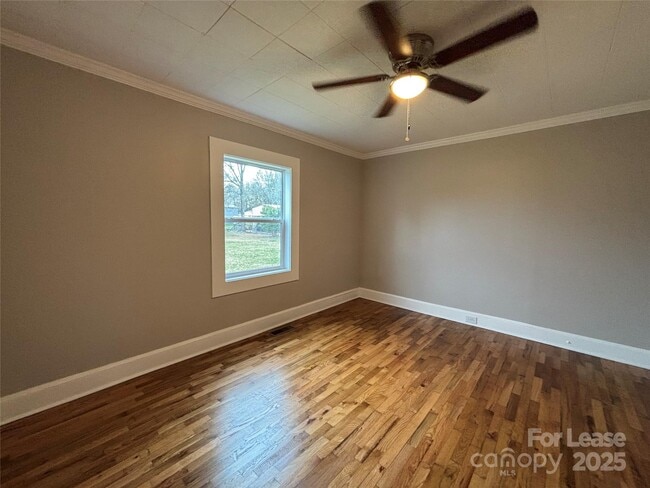 Building Photo - 410 Gann St