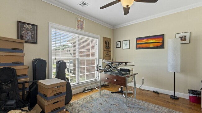 Building Photo - 3900 SW Grey Hawk Dr