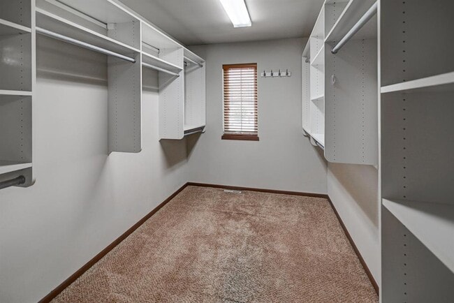 Building Photo - 15 Bellingrath Ct