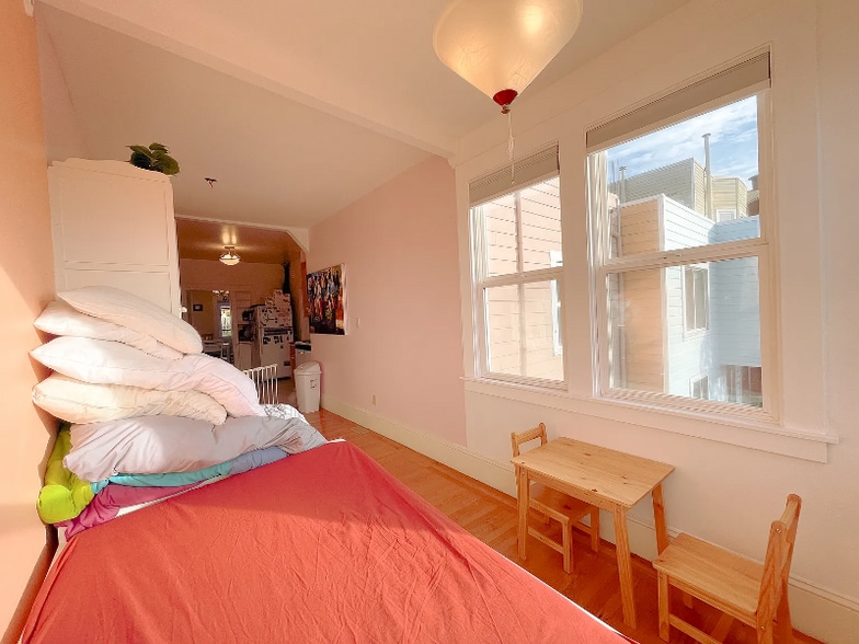 Building Photo - 1811 18th Ave