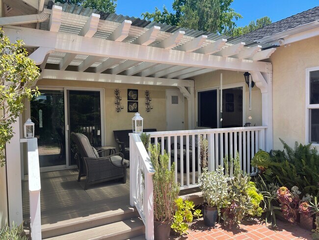 Covered Deck - 6947 Jellico Ave