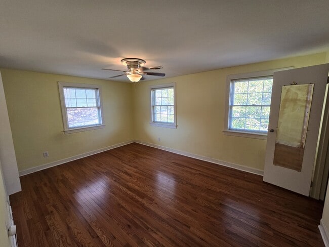 Building Photo - 1000 Nichols Dr