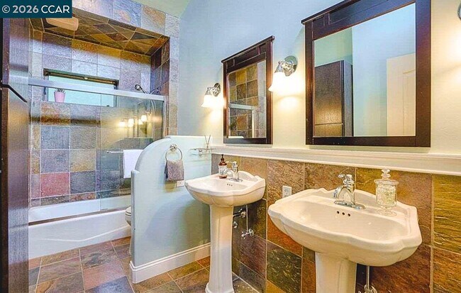 Building Photo - 44 Pulido Ct