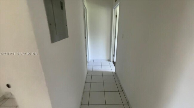 Building Photo - 209 NE 141st St