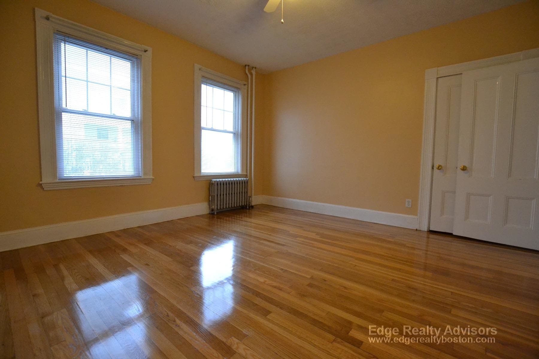 Building Photo - 22-24 Everett Sq. Unit 1