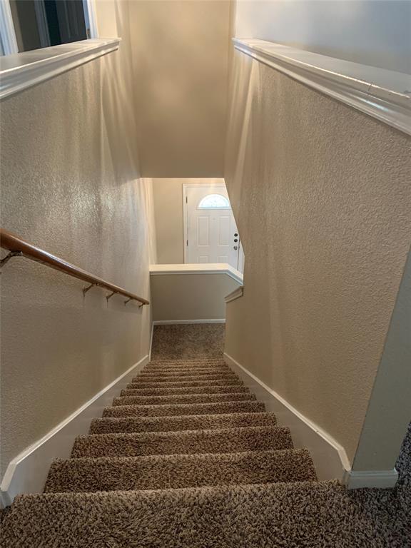 Building Photo - 18525 Blue Pond Dr