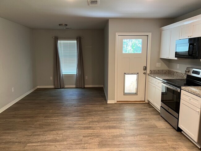 Building Photo - 9945 Kahana St