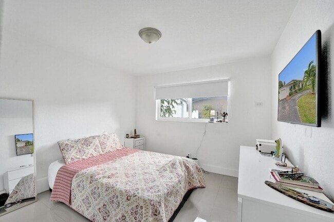 Building Photo - 3322 McKinley St