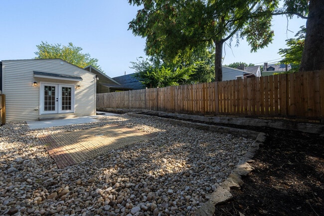 Building Photo - 513 Pershing Ave