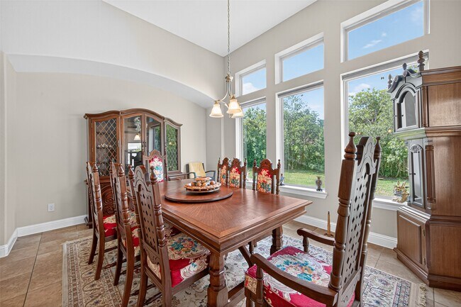 Building Photo - 15802 Pine Cone Ln